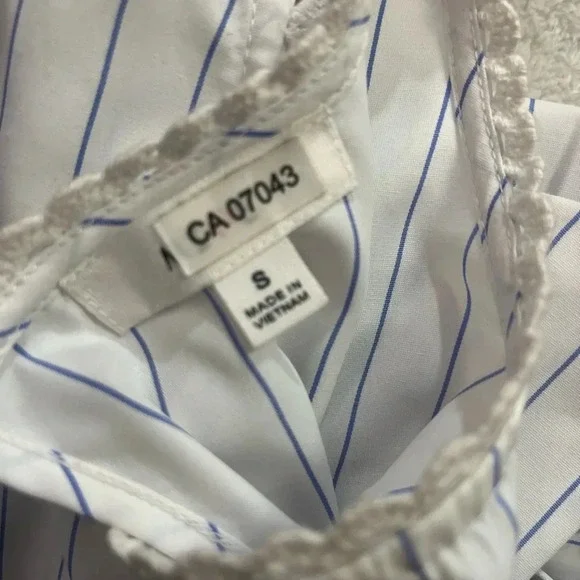 Ladies Blouse - Picture 2 of 6